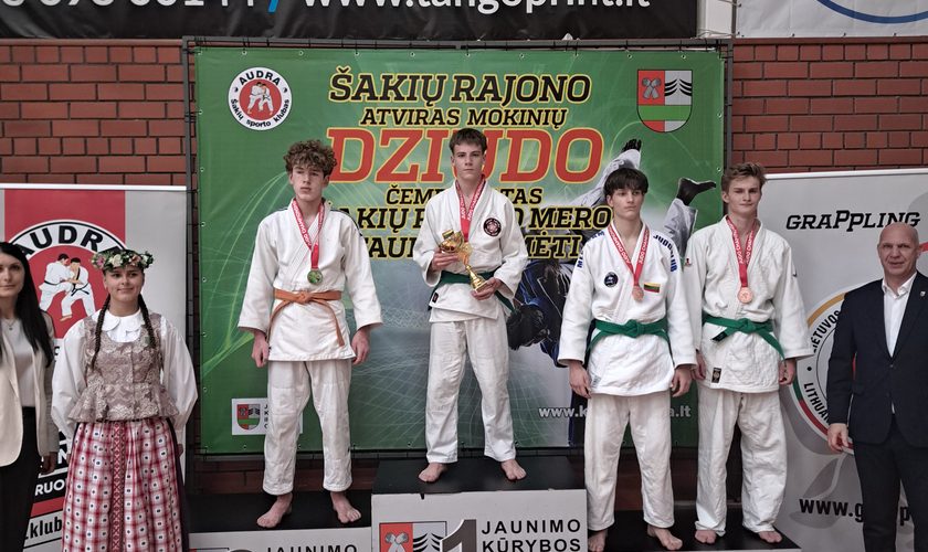 Atviras Šakių rajono mokinių dziudo čempionatas Šakių rajono savivaldybės mero taurei laimėti